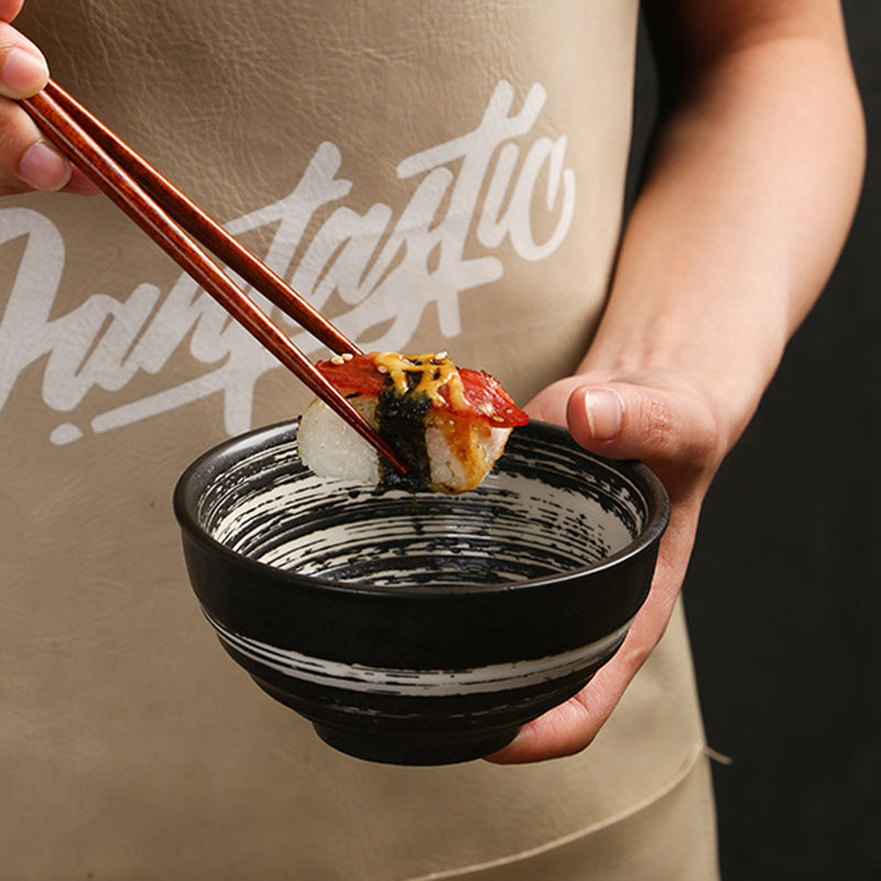 Yurtrain Restaurant Ceramic Round Rice Bowls Disposable Porcelain Kiln Glazed Japanese Black Serving Bowl for Ramen Noodles