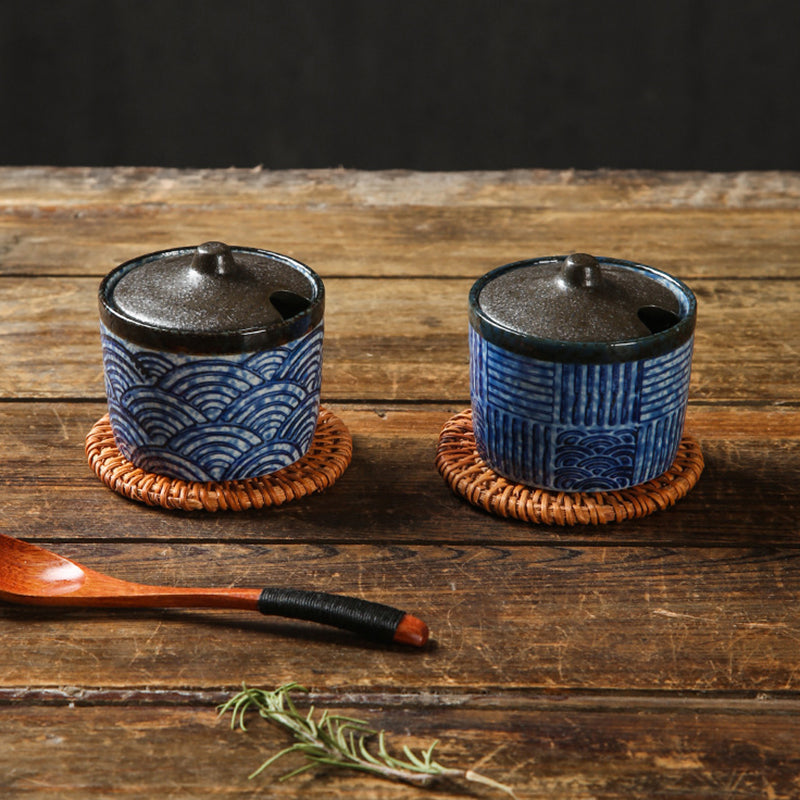 Japanese Style Vintage Ceramic Seasoning Jar Chili Storage Box with Lid Sugar Jar Grill Seasoning Box Kitchen Utensils Porcelain